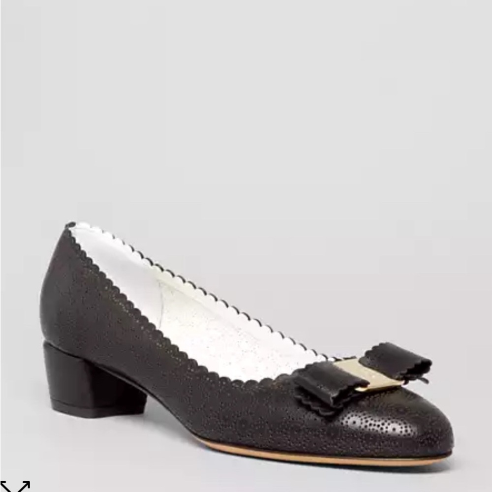Salvatore Ferragamo Vara Lace Pump